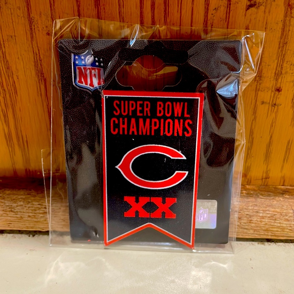 Chicago bears pin Super Bowl champions banner